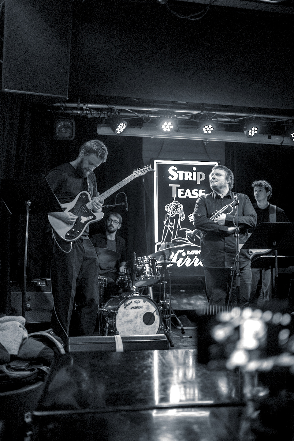 The Jazzholes Ravintola Tirra